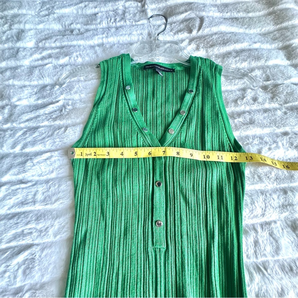 White House Black Market Green Sleeveless Ribbed V-Neck Tank w/Snap Accents. Med - Picture 6 of 9